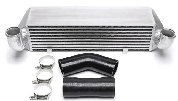 Kit de refroidisseur d'air de suralimentation - FMIC pour BMW 335i E90 E91 E92 E93 135i - E81 E82 E87 E88 dimensions 530 x 130 x 160 mm aluminium