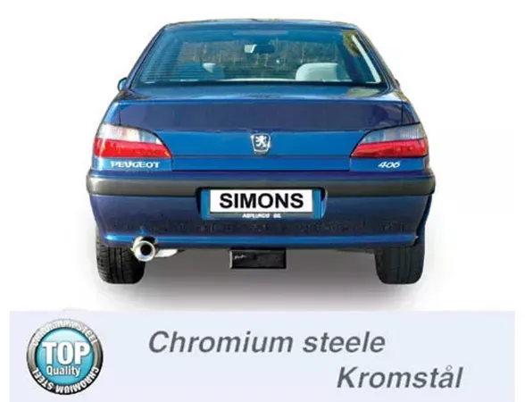 Vue arrière d'une Peugeot 406 bleue, avec support de plaque Simons. Pot d'échappement sport en acier chromé, sortie ronde 100 mm visible. Pneus et feux arrière reconnaissables. Ombre sombre sous la voiture.