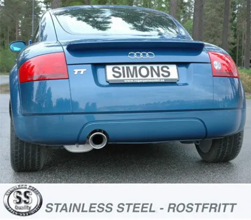 Vue arrière d'une Audi TT 8N bleue avec spoiler. Accent sur l'échappement sport inox Simons à embout rond unique. Plaque d'immatriculation "SIMONS". En bas, logo "Stainless Steel".