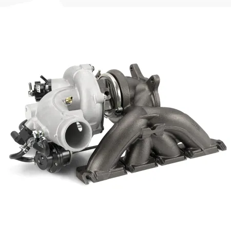 Gros plan sur un turbocompresseur Upgrade K04-064 Hybrid GEN II, composé d'une partie argentée et d'une partie anthracite. La partie argentée a des pièces rapportées noires. Le turbocompresseur est monté sur roulements à billes.