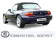 Une BMW Z3 Roadster bleue avec capote noire vue de l'arrière. On voit le tuyau final du système d'échappement sport en acier inoxydable Simons. La plaque d'immatriculation indique "SIMONS". En bas, "Stainless Steel - Rostfritt".